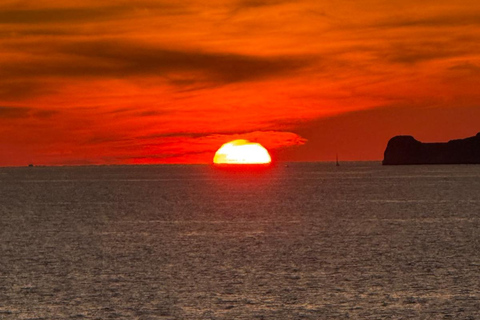 Marseille: Sunset Boat Cruise with Rosé Wine & Snacks