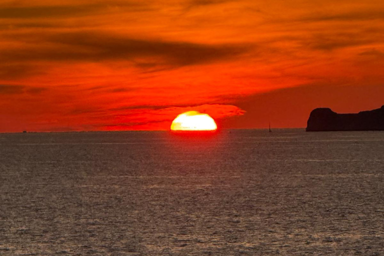 Marseille: Sunset Boat Cruise with Rosé Wine & Snacks