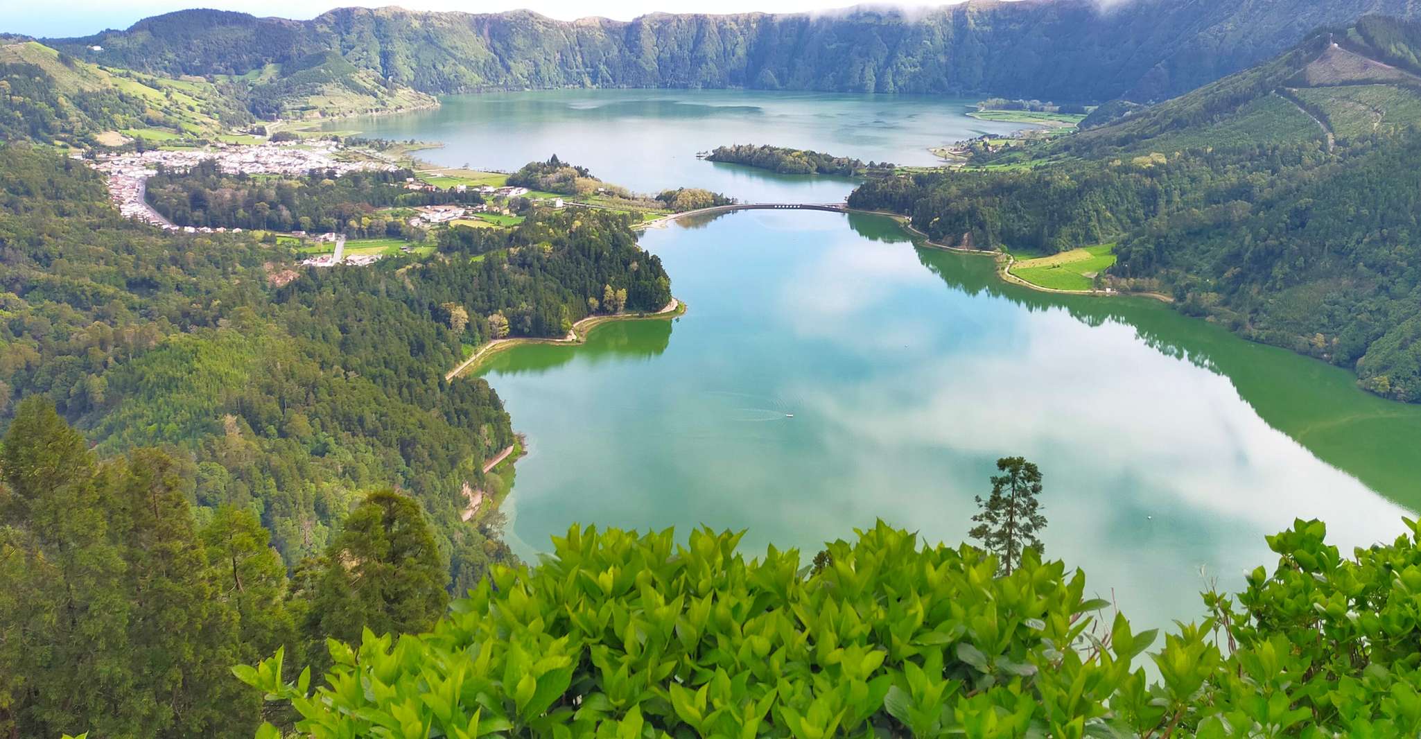 ALL CRUISES - Shore Tour Sete Cidades Green & Blue Lakes - Housity