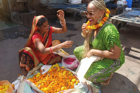 德里：女性导游陪同的旧德里豪华之旅与嘟嘟车体验德里：老德里奢华之旅（女导游陪同，嘟嘟车接送）