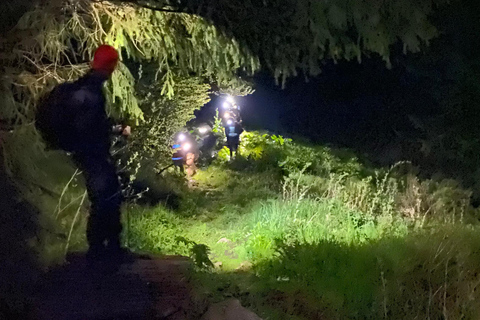 Vista nocturna de Sofía, excursión de montaña al Pico Kamen del.