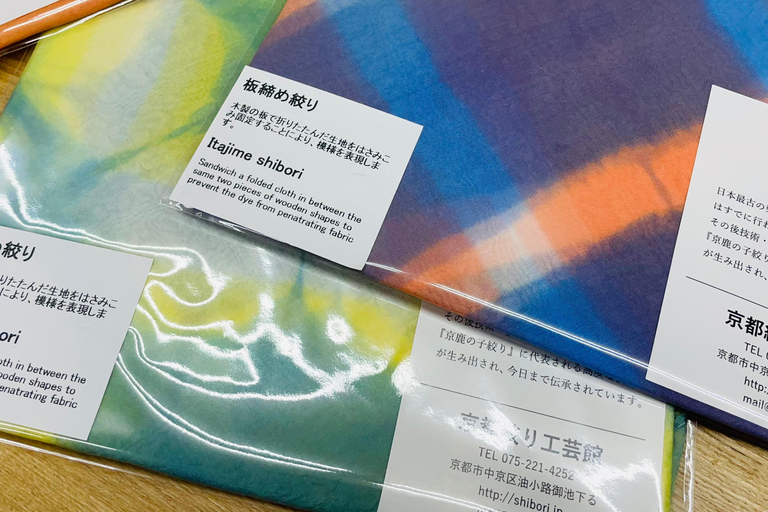 Corso di sciarpe shibori Itajime al Museo Shibori di Kyoto