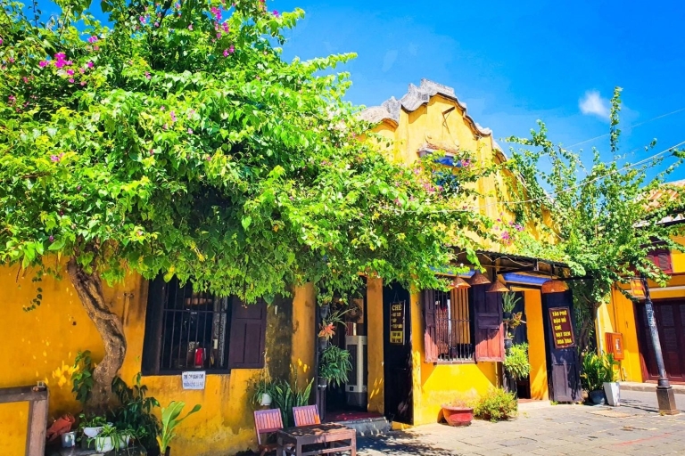 Hoi An: Shuttle bus from Hoi An to Da Nang Train station Option: Private transfer fromHoi An to Da Nang Train station