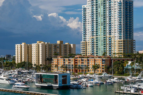 Tour en barco por el horizonte de Miami - Vistas de los muelles de la Bahía de Biscayne