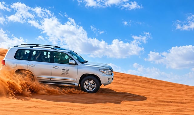 Dubai: Safari, Quad Bike, Giro in cammello e Cena a buffet
