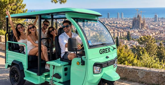 Barcelona: Electric Tuk-Tuk Tour with Local Guide