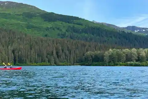 Seward: Family-Friendly Bear Lake Kayak Tour