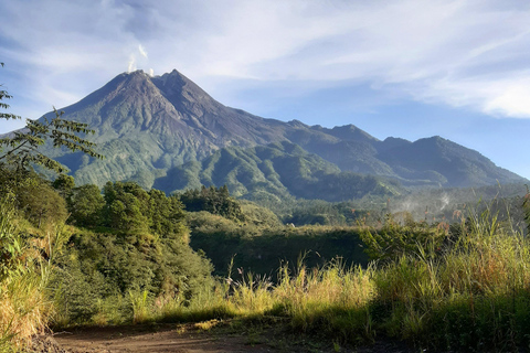 Yogyakarta: Excursión al Monte Merapi, Cueva de Jomblang y Playa de Timang