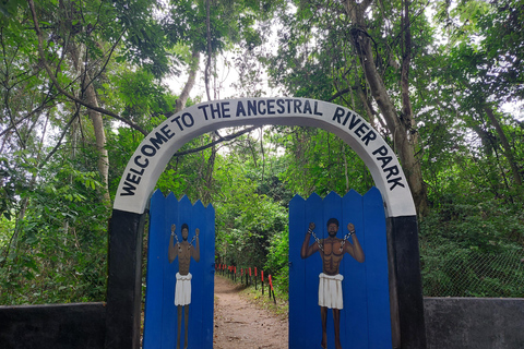 Visita ao Castelo de Cape Coast e ao rio Assin Manso Slave