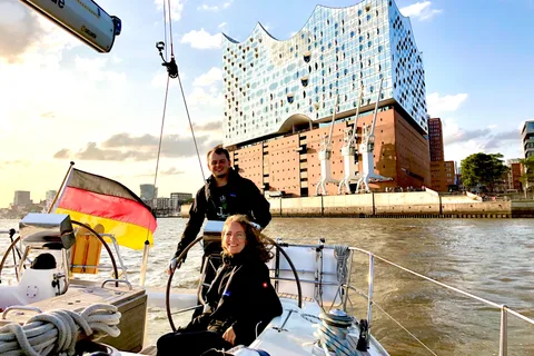 Authentic sailingtrip "towards Blankenese", Hamburg/Elbe