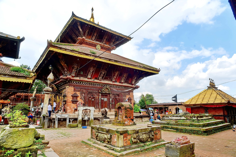 Kathmandu: 4 Days Private Luxury Tour with Everest Flight