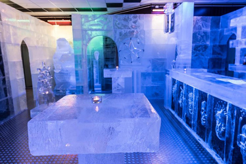 Tromsø: Magic Ice Bar Entrance and Welcome Drink