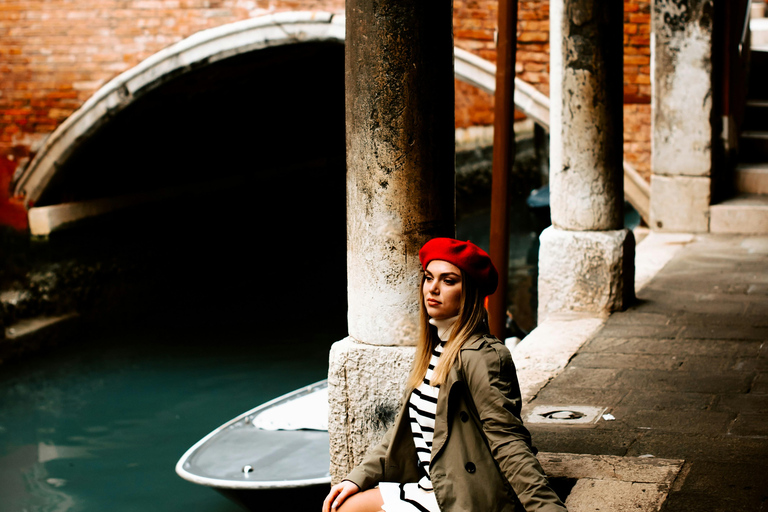 Venice: Photo Shoot with a Local Photographer and City Tour ELITE – 60 min | 50 photos + Gondola photos