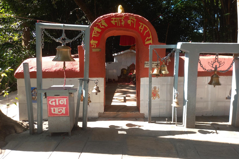 كاتماندو: جولة في الحديقة الخضراء والشلالات