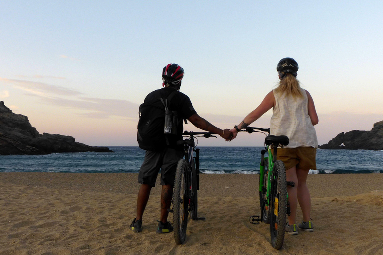 Tour romantico di Mykonos in bicicletta con picnic privato sulla spiaggia