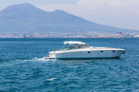 Positano: Bootstour nach Capri mit Getränken und Snacks28-Fuß-Sparviero-Boot für bis zu 10 Personen