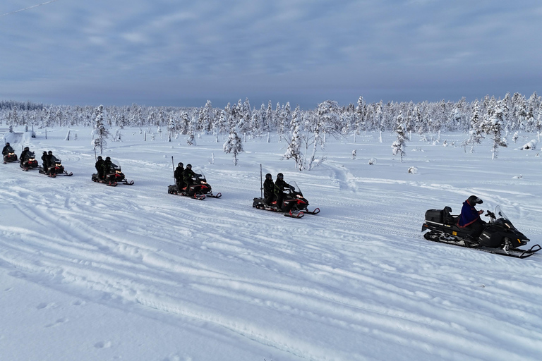 Levi: 1-Hour Beginner Snowmobile Safari on Private Land