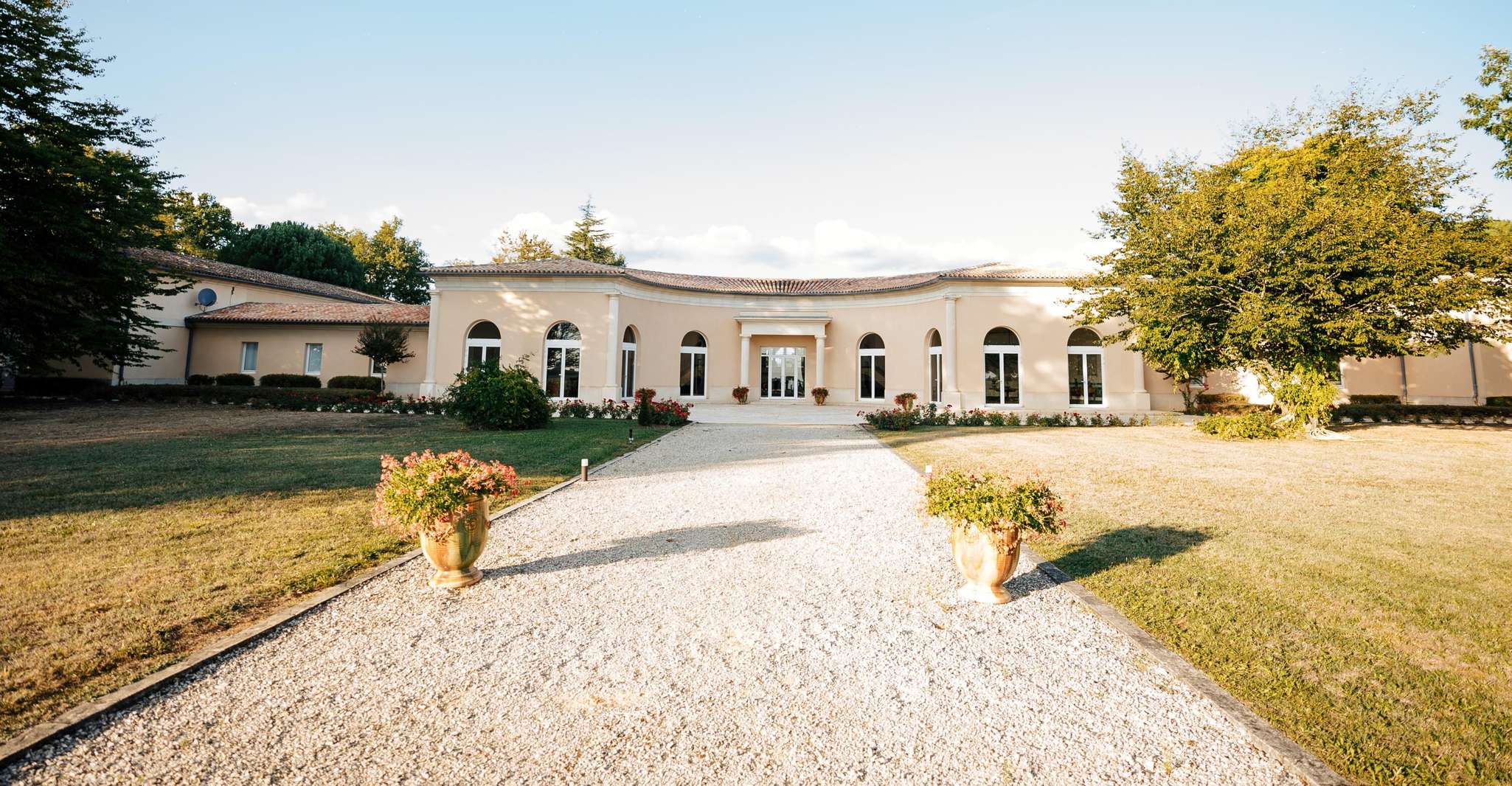 Saint-Émilion, Gravel bike tour, wine tasting & picnic - Housity