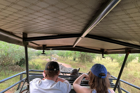 From Entebbe: 6-Day Ugandan Safari & Gorilla Trekking Tour