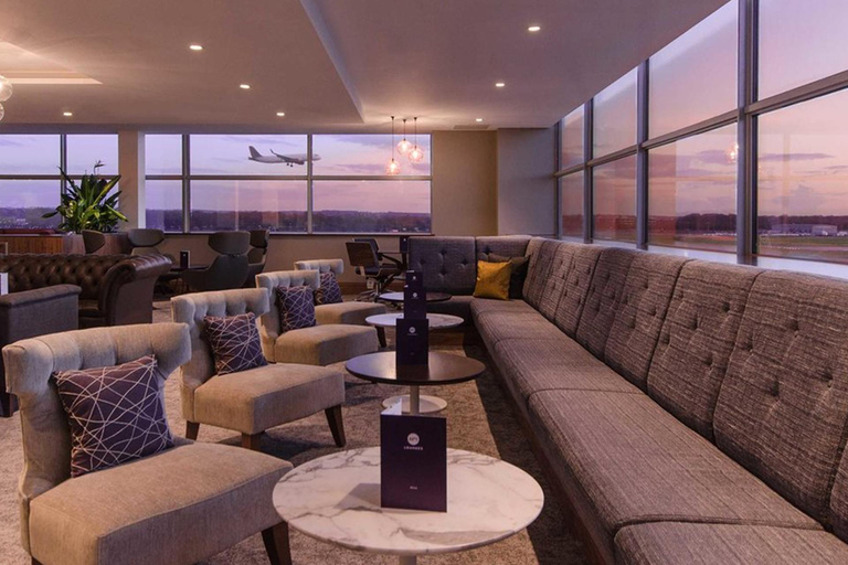 المطار المحلي: الوصول إلى الصالةالمطار المحلي: الدخول إلى الصالة