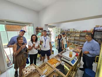 Tirana: Lokales Foodtour-Erlebnis & Rundgang