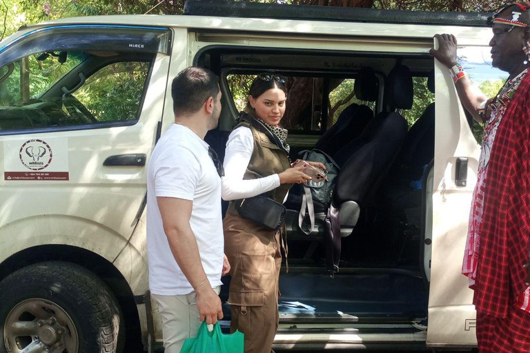 Nairobi: Amboseli National Park Day Trip with Lunch Luxury Landcruiser Option