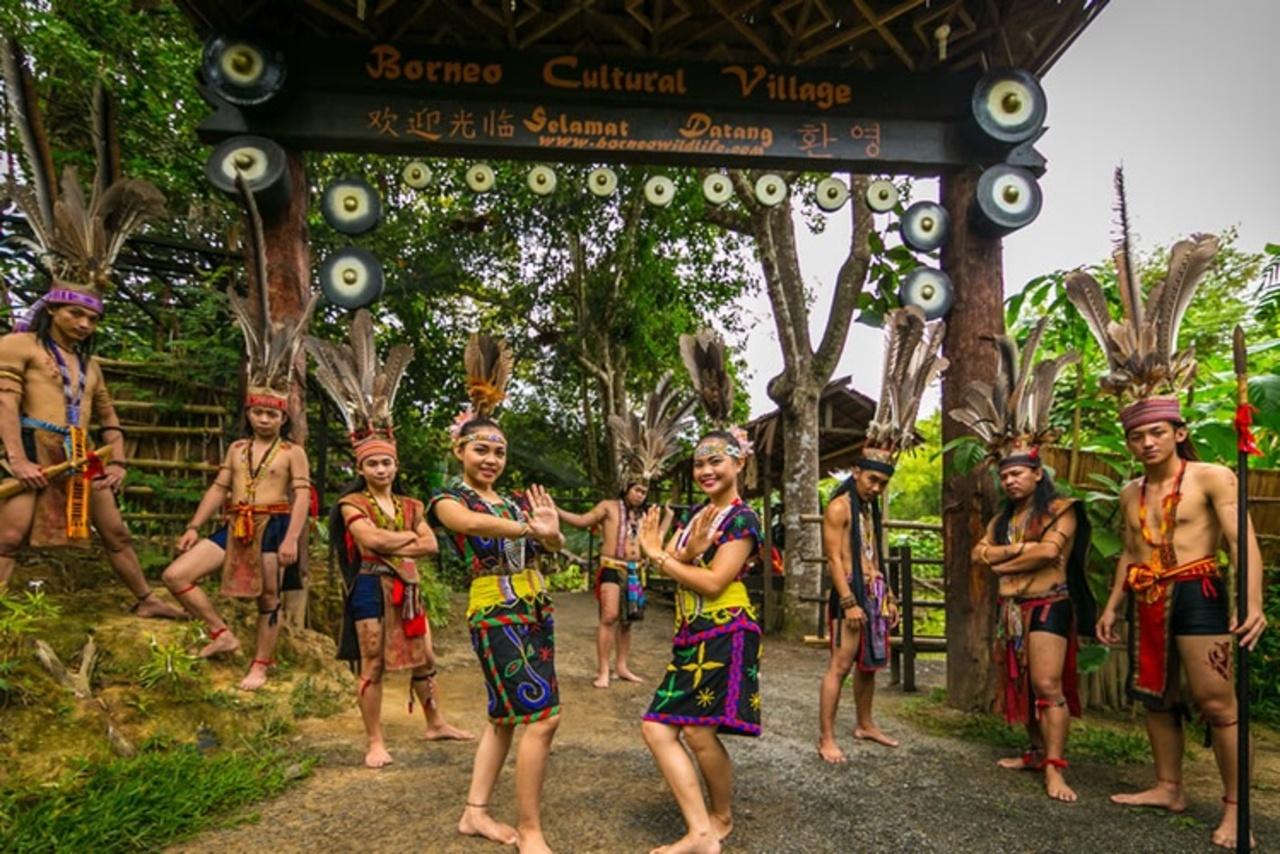 Sabah: Tour zum Borneo Cultural Village und zu den Feuchtgebieten mit Mahlzeiten