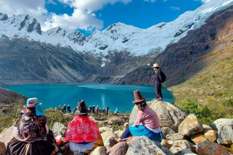 Huaraz: Rocotuyoc Lagoon & Frozen Lagoon Full-Day Tour