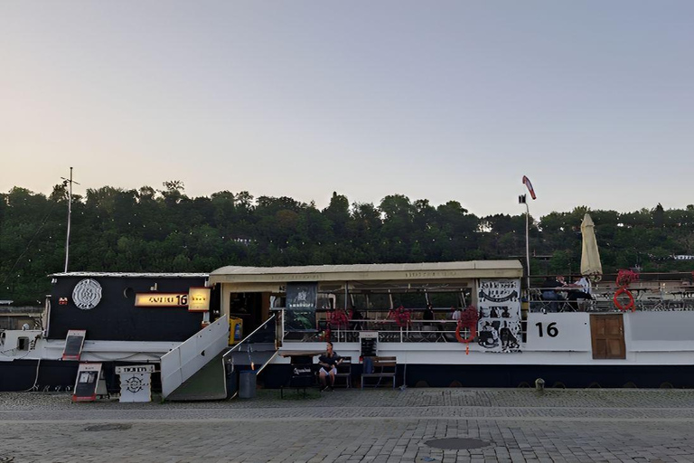 Prague: 1-Hour Prosecco Party Cruise with Unlimited Prosecco