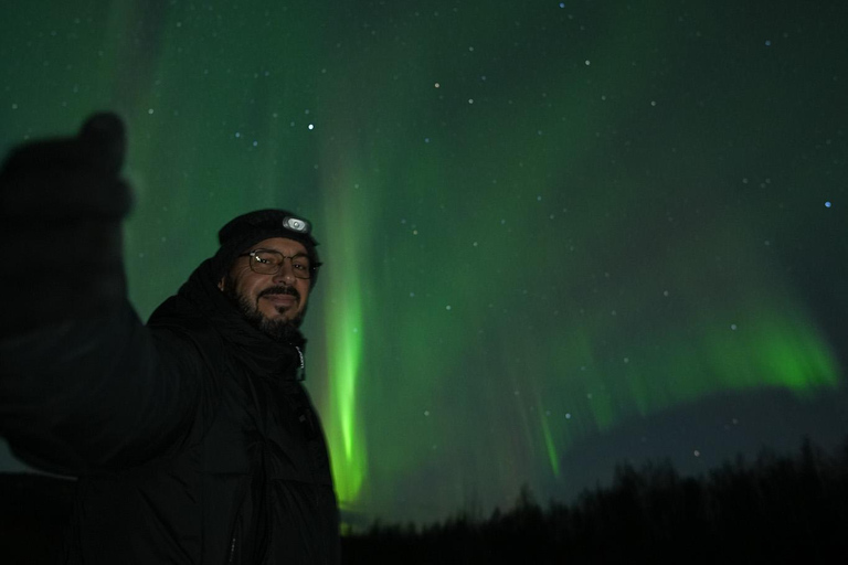 Rovaniemi: Coffee under Northern Lights & Professional Photo