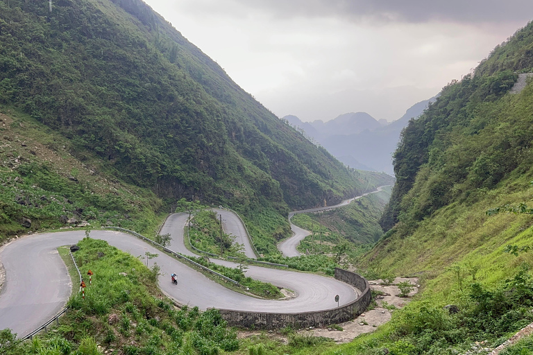 Från Hanoi: 4-dagars Ha Giang Loop Car Tour Plus redigerad video