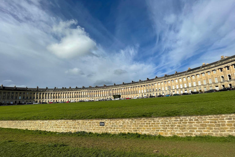 Bath : Les points forts : visite guidée à pied avec application mobile.Accédez à la visite via l'application Tourific (lien envoyé par Tourific)