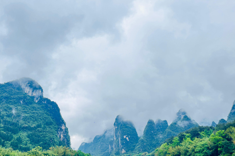 Guilin: 4 Star Luxury Li River Cruise with Buffet Lunch Lower Deck Seat