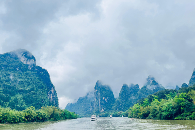 Guilin: 4 Star Luxury Li River Cruise with Buffet Lunch Lower Deck Seat