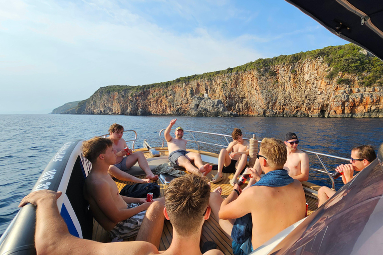 Budva Luxury Private Boat Tour with Snorkeling and SUP Budva: Private Traditional Boat Tour with Snorkeling and SUP