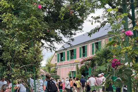 From Paris: Giverny & Impressionism Private Tour