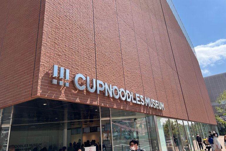 横滨探险：地标、街头美食、文化之旅横滨探险之旅：地标建筑、街头小吃、文化巡礼