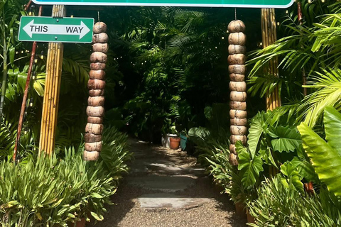 Pattaya: Private City Tour with Temples & Cafés