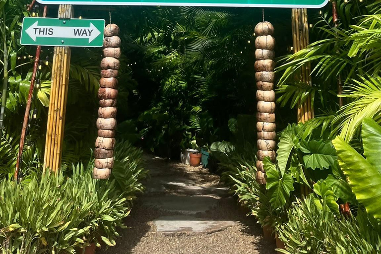 Pattaya: Private City Tour with Temples & Cafés