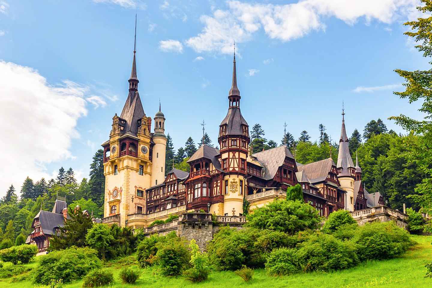 From Bucharest: Day Trip to Sinaia