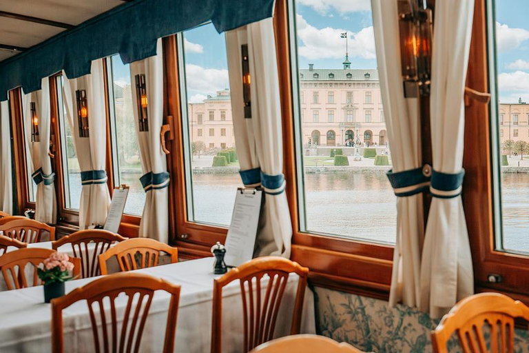 Stockholm: Drottningholm - Lunch Cruise (round trip)