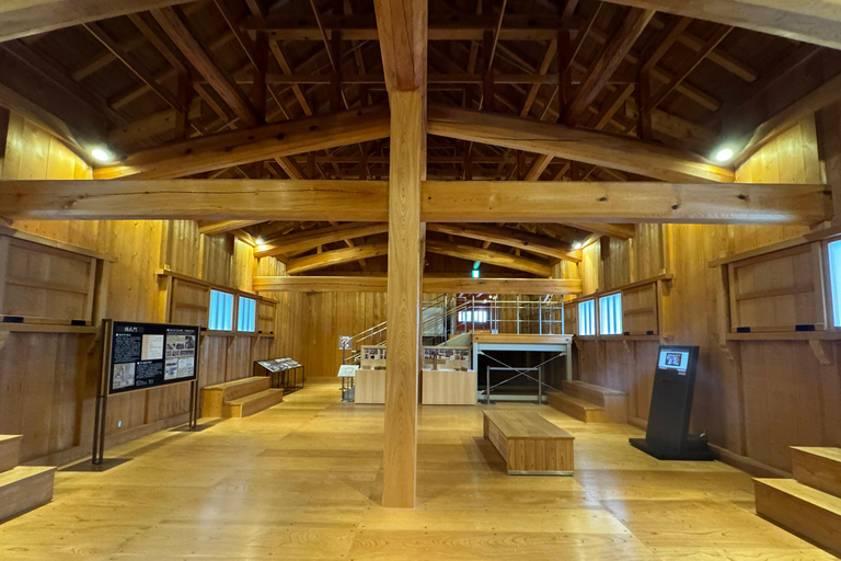 Kanazawa: Samurai Castle and Warrior District Walking Tour