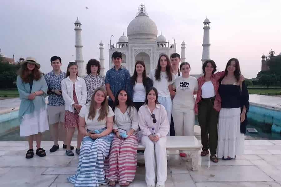 Von Delhi: Taj Mahal & Agra Fort, gemeinsame Gruppentour. Foto: GetYourGuide Von Delhi: Taj Mahal & Agra Fort, gemeinsame Gruppentour. Foto: GetYourGuide