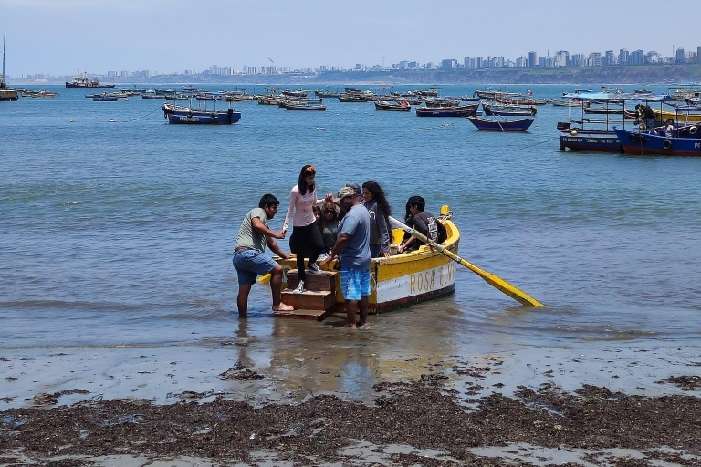Lima Auténtica: Tour de la Cultura PesqueraServicio de recogida en el aeropuerto o en el puerto de Callao