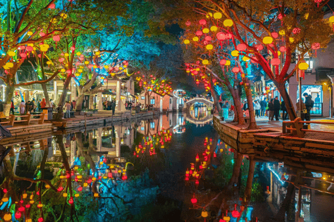 Shanghai Zhouzhuang Water Town Guided Tour with Free Time