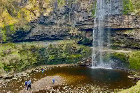 Cardiff: Waterfalls, Three Castles, & Mountains Day Tour