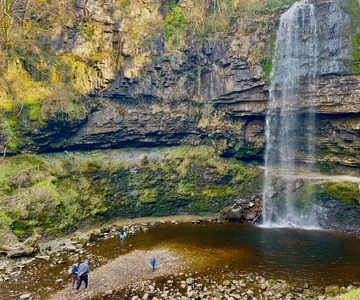 Cardiff: Waterfalls, Three Castles, & Mountains Day Tour
