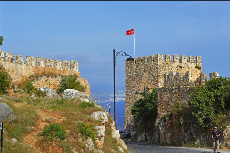 Passeio de trekking pelo Castelo de Alanya com vistas panorâmicasCaminhada pelo Castelo de Alanya com vistas panorâmicas (Norsk)