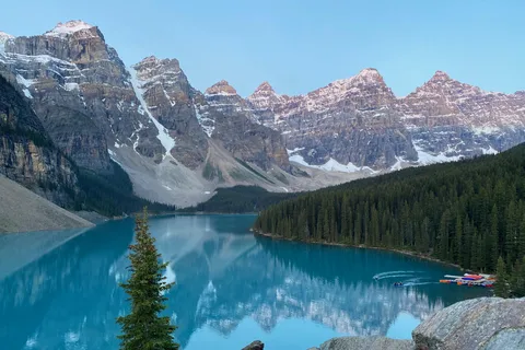 From Banff/Canmore: Moraine Lake & Lake Louise Experience