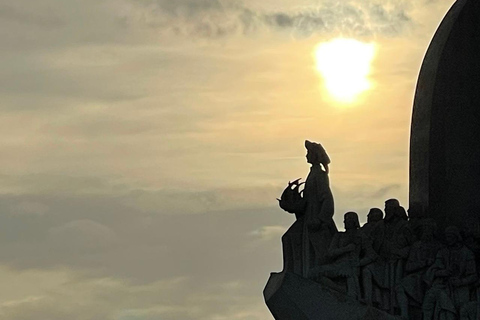 Lisboa:Sunset Sailing Tour at Tagus River with welcome drink